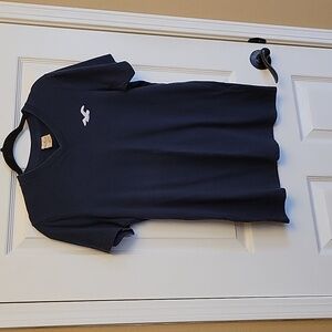 Hollister Men's Navy Blue Plain T-shirt